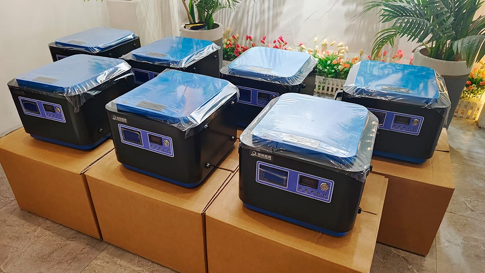 用戶訂購7臺便攜式離心機(jī)